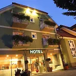 Wratschko - Wirtshaus - - Ehem Am Marktplatz
